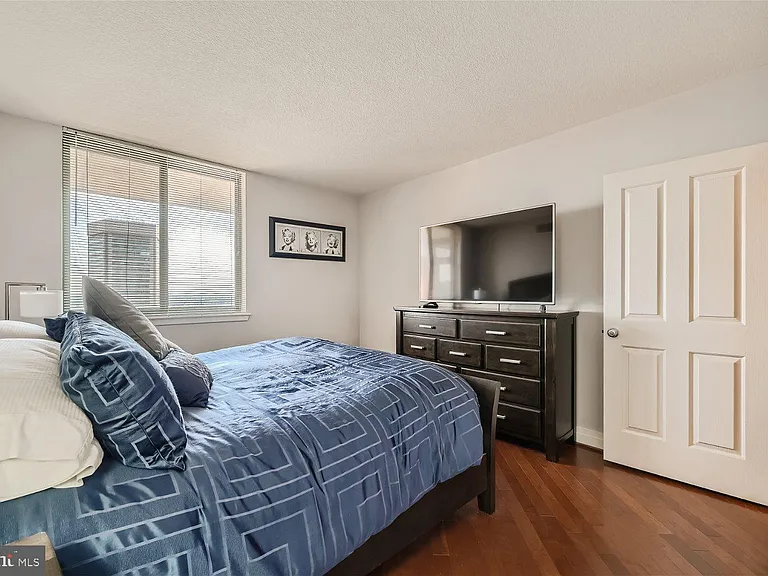 414 Water St #2302 — Photo 10
