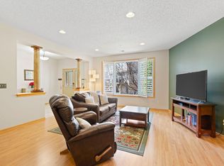 11183 Kinsley St, Eden Prairie, MN 55344