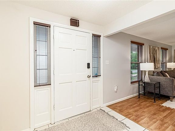 3rd image of 2214 Cordova Cir N