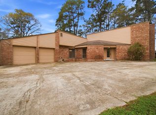 74 Oak Grove Ln, Conroe, TX 77304