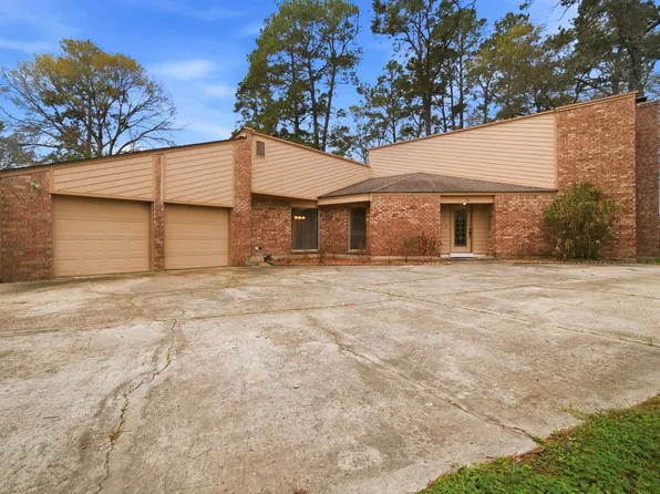 74 Oak Grove Ln, Conroe, TX 77304