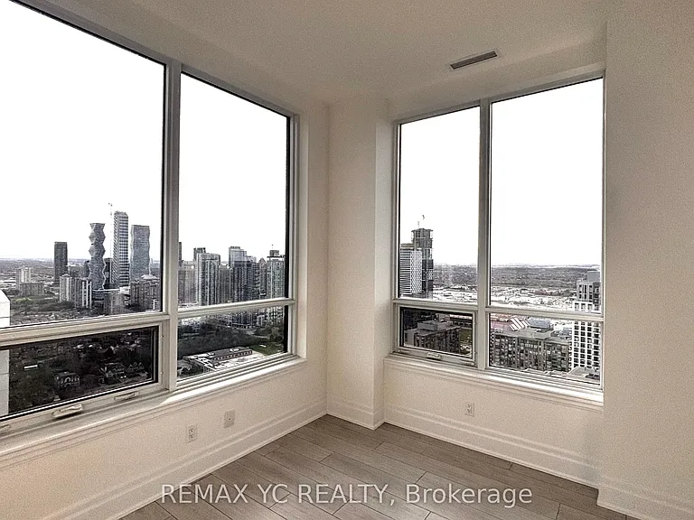 30 Elm Dr W #Penthouse 06 — Photo 6