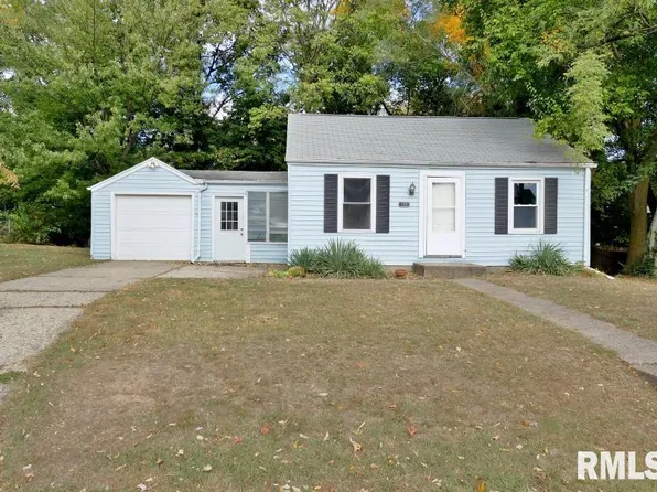 110 W McClure Ave, Bartonville, IL 61607