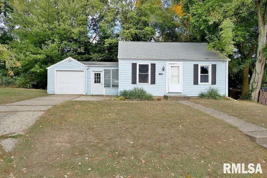 110 W McClure Ave photo 1