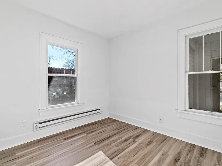 201 Rose Lane St SE #1 — Photo 2