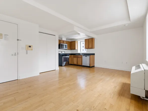 63 Schermerhorn Street image 1 of 7