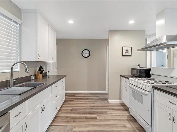 4th image of 205 Madison Ave