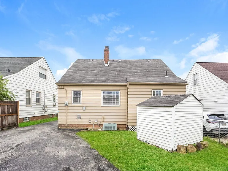 18308 Edinboro Ave — Photo 15
