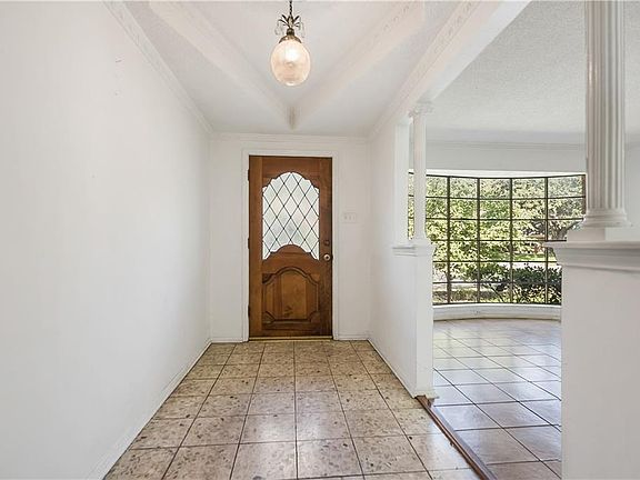 4th image of 9636 Heatherdale Dr