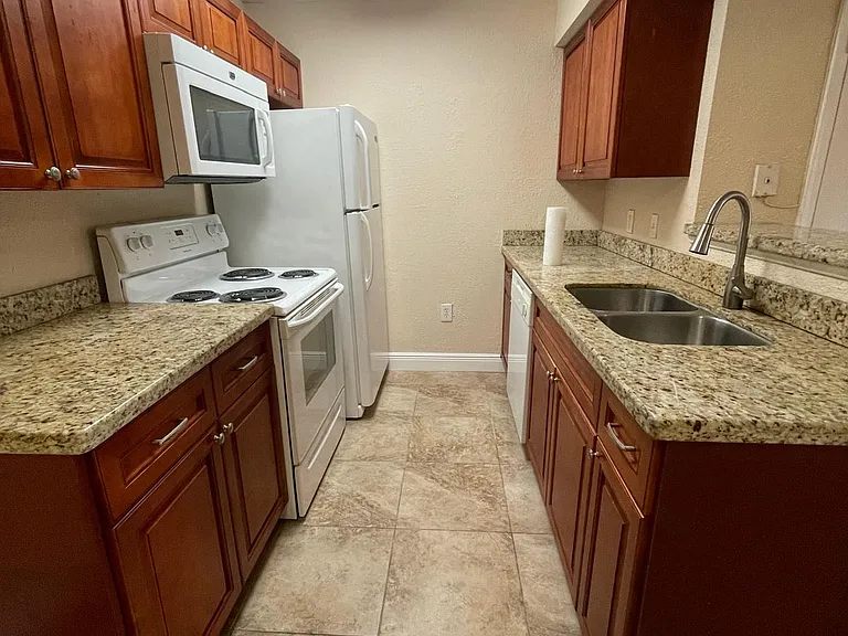 10441 SW 156th Ct #428 — Photo 4