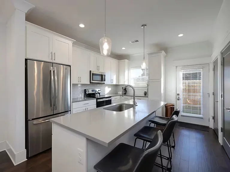 6511 Robertson Ave #13 — Photo 7
