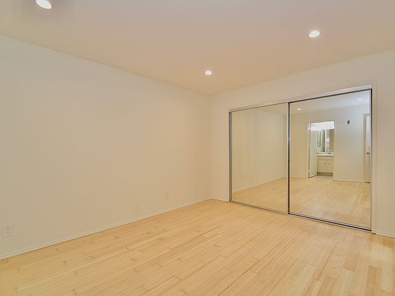 5th image of 1505 Barry Ave APT 106