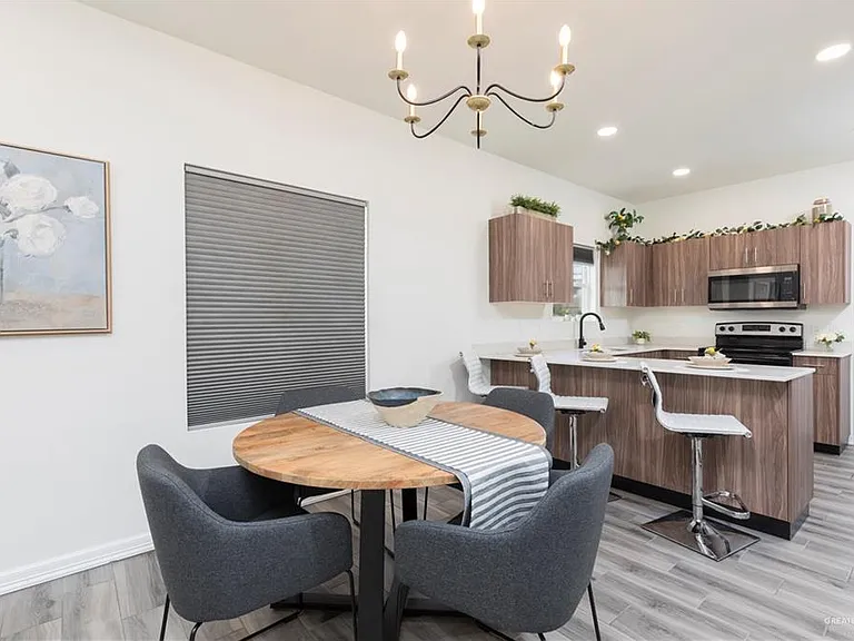 1006 N Clarence Ave #2 — Photo 6