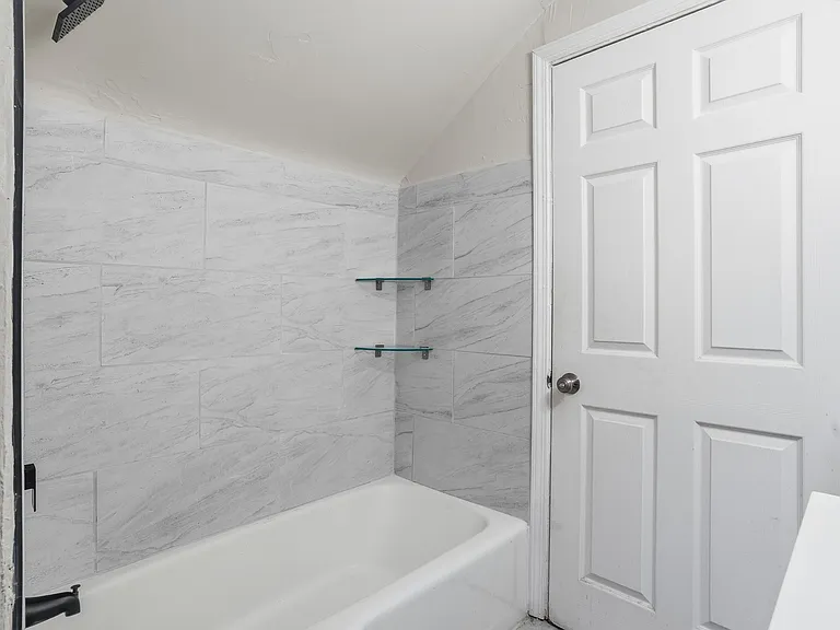624 Elm Dr — Photo 9