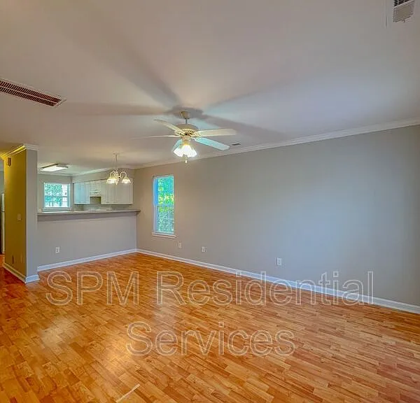 501 Shortfin Dr — Photo 7