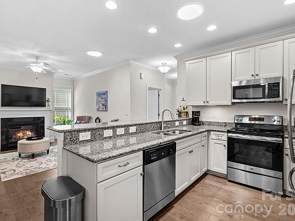 4th image of 11516 Dublin Crescent Rd