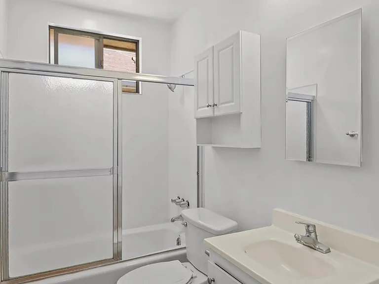 1226 McClellan Dr #12 — Photo 23