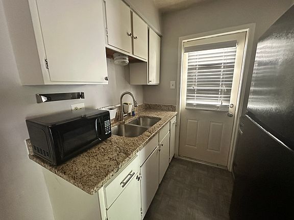 4th image of 1717 W Kings Hwy