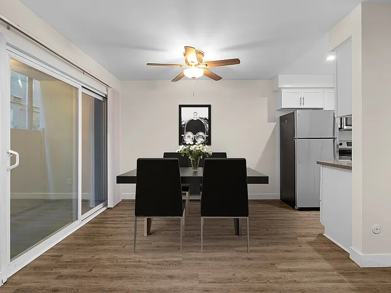 Lombardi Apartments — Photo 27