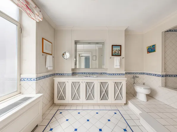 4 Sutton Place image 18 of 19