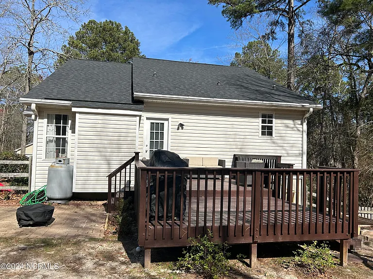 295 Sandhills Cir — Photo 20
