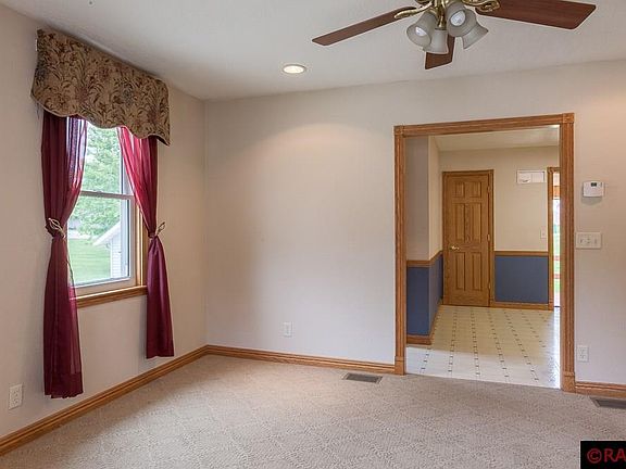 3rd image of 505 W 1st St