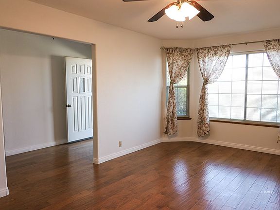 2nd image of 401 Lorene Ct