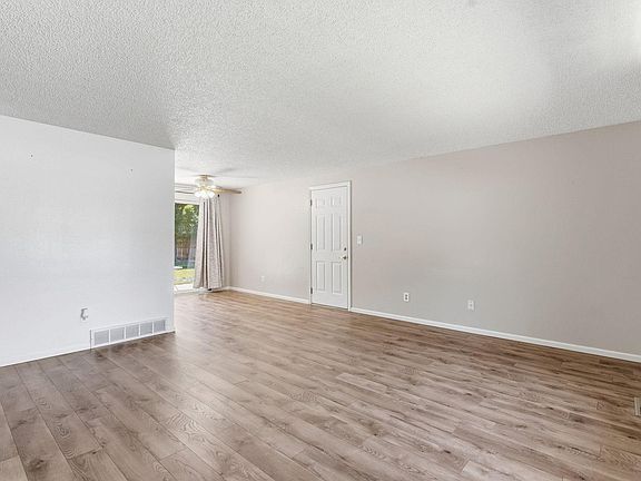3rd image of 1040 White Elm Dr