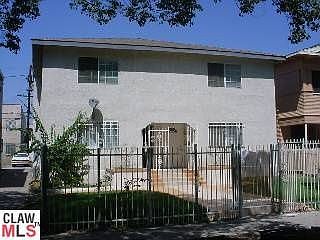 1st image of 829 W 40th Pl