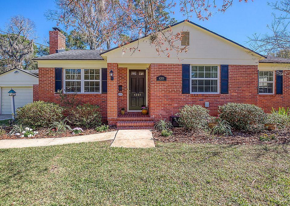 1st image of 4205 Peachtree Cir E
