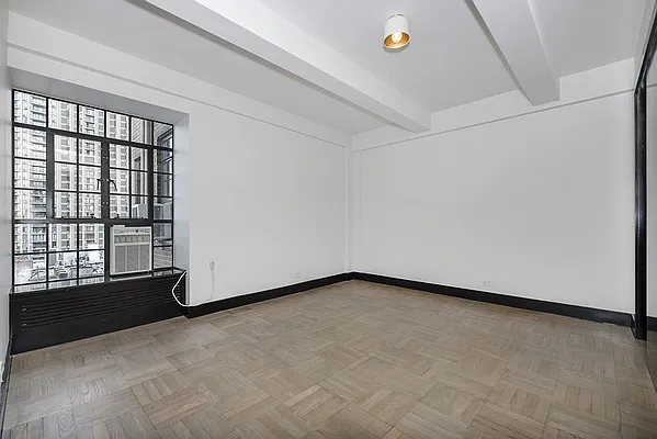 Rented by Bold New York | media 19