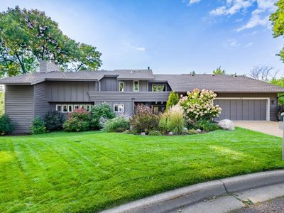 300 Eagle Ridge Cir, Burnsville, MN, 55337