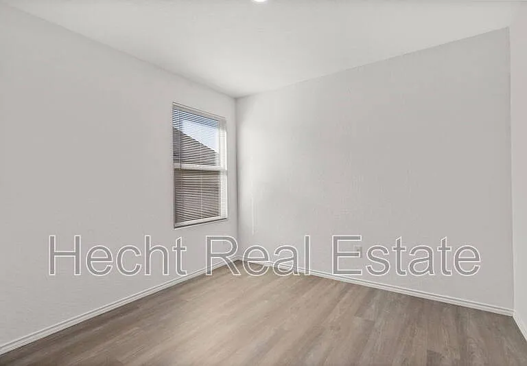 2910 Green Finch — Photo 20