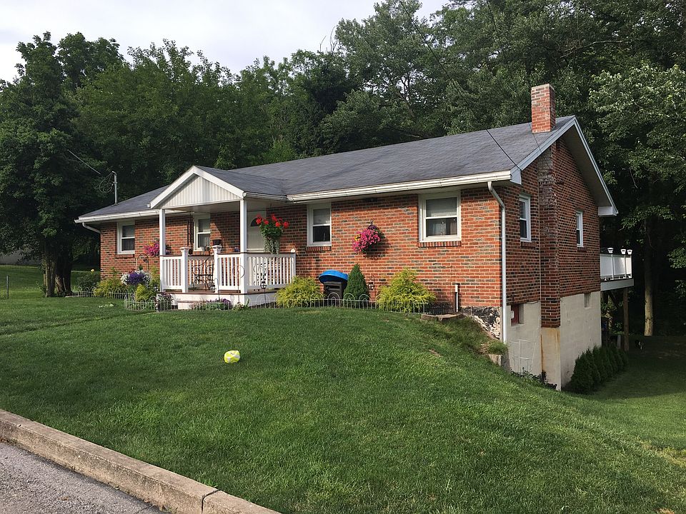 2nd image of 121 Walnut St