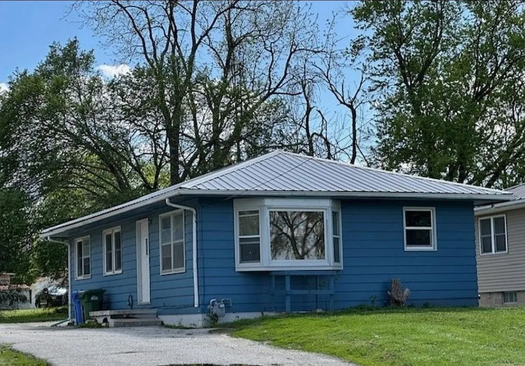 5 bed, 1443 sqft, $1,700 — Photo 1