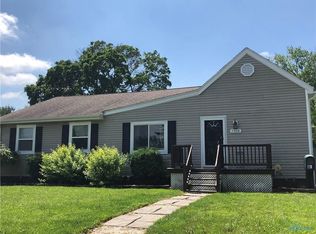 2608 Bleeker St, Oregon, OH 43616