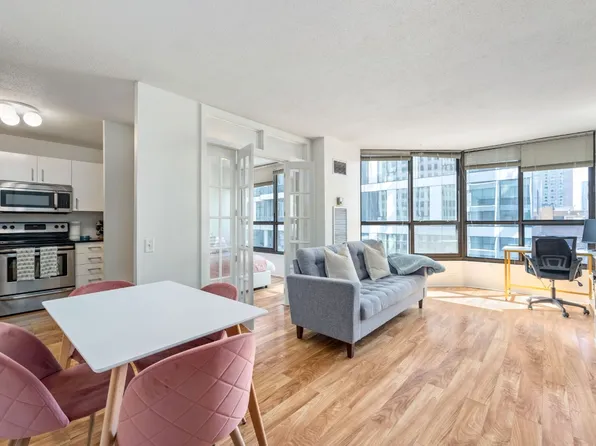 405 N Wabash Ave, Chicago, IL