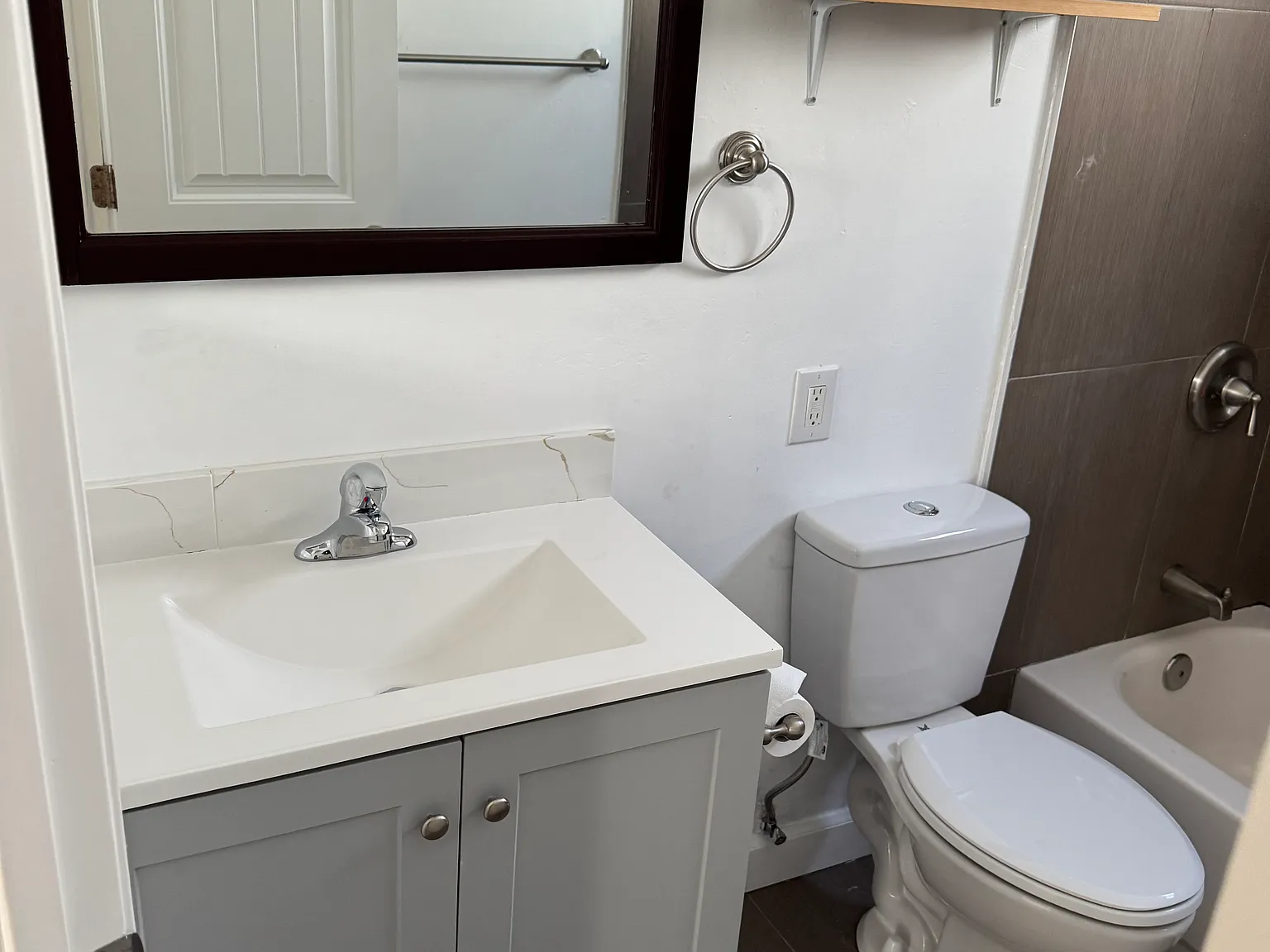 2 bed, 900 sqft, $2,400 — Photo 4