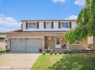 4458 Dickson Dr, Sterling Heights, MI 48310
