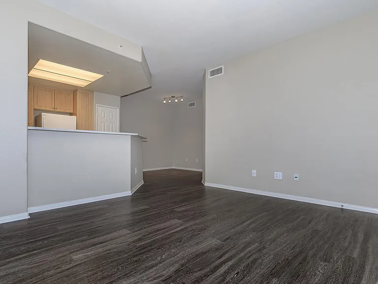 Laurel Glen Apartment Homes — Photo 45