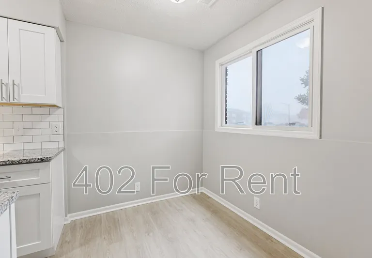 8005 S 48th Ave #2 — Photo 4