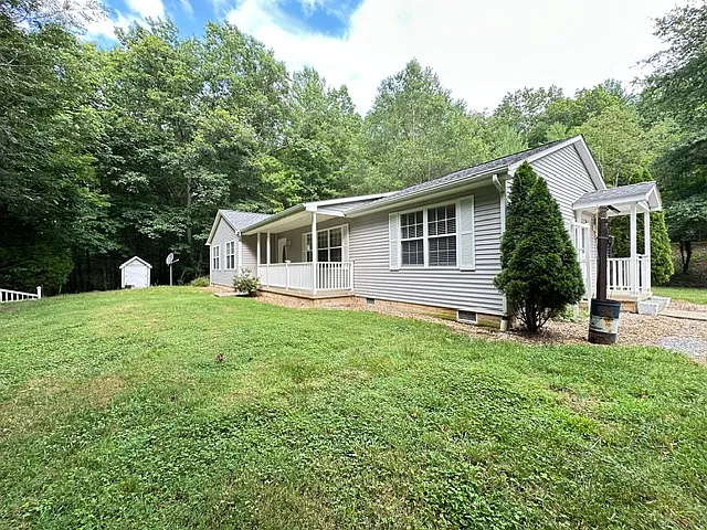 1304 Jollett Rd — Photo 4