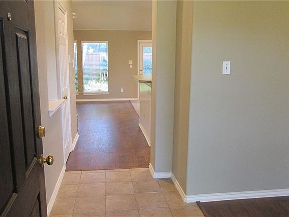 3rd image of 2529 Cross Haven Dr