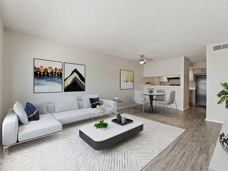 Olivo Square Apartments — Photo 6