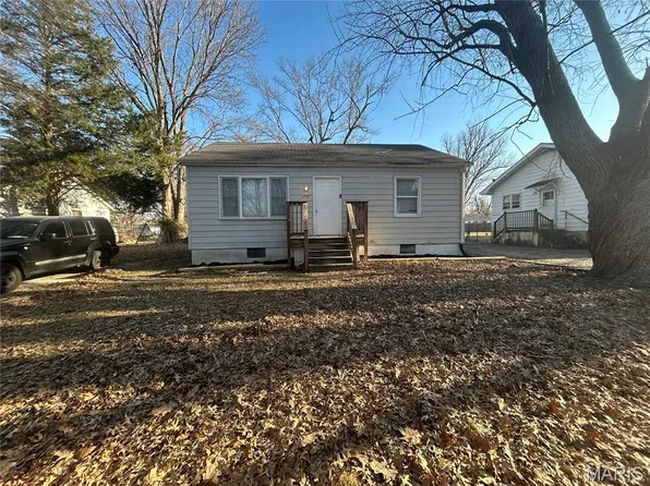 1705 Mullens Ave, Cahokia, IL 62206