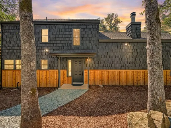 15880 Arrowhead Pl, Grass Valley, CA 95949