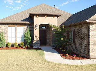 704 Samantha Ln, Moore, OK 73160