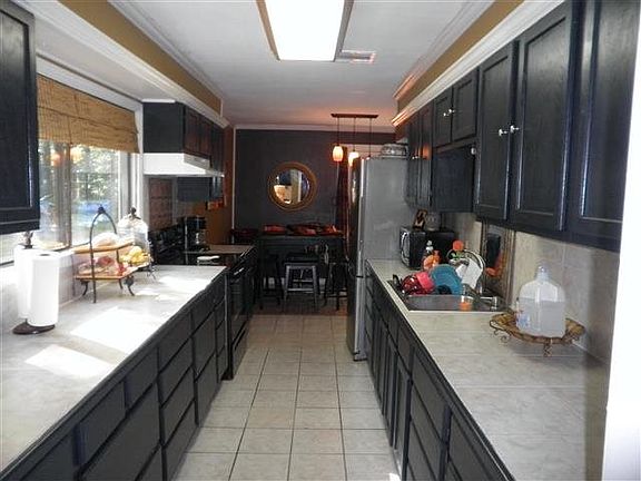 3rd image of 340 Woodland Dr
