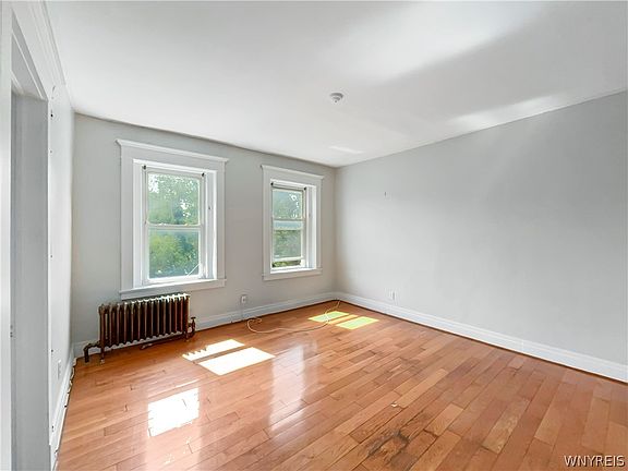 3rd image of 1363 Delaware Ave