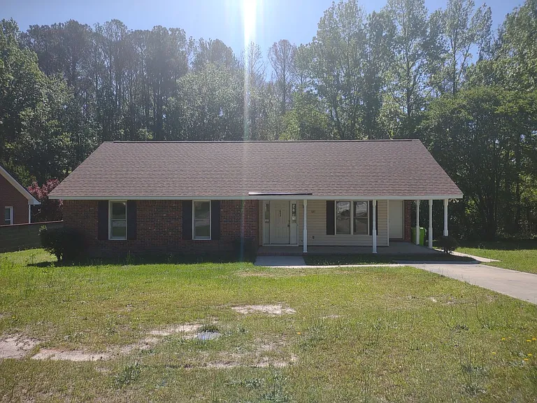 643 Folkstone Rd — Photo 1